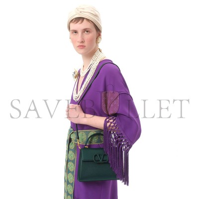 VALENTINO SMALL VSLING GRAINY CALFSKIN HANDBAG ZW2B0F53KGW_JS8 (22*17*9cm) VALENTINO SMALL VSLING GRAINY CALFSKIN HANDBAG ZW2B0F53KGW_JS8 (22*17*9cm)